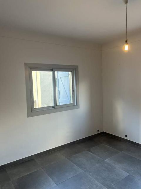 Piece fraichement repeinte en blanc, finition peinture interieure Villeneuve-Loubet